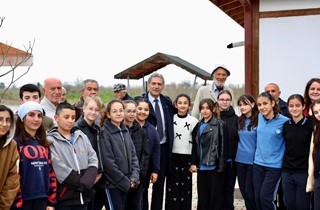 Miniklerden Yaşlı Konukevi'ne Ziyaret